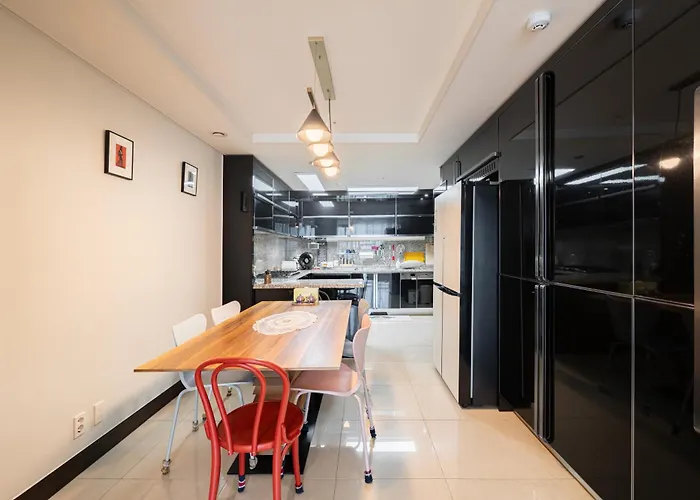 2400sqft On The 1min For Big Family * Busan